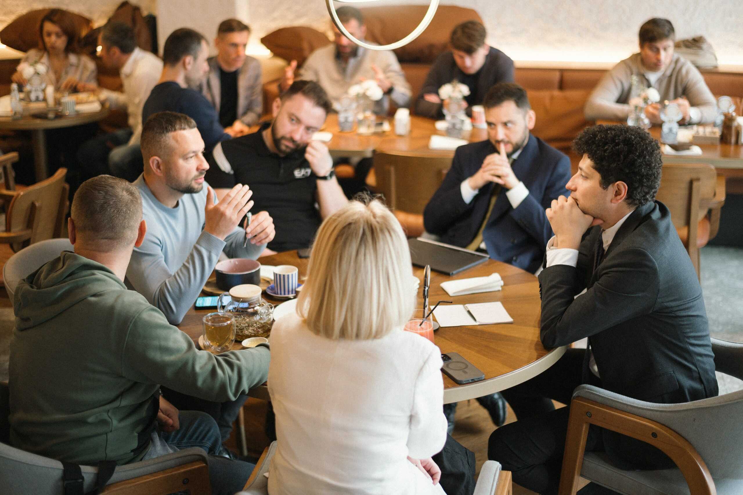 Бизнес-завтрак с депутатом Парламента Раду Мариан